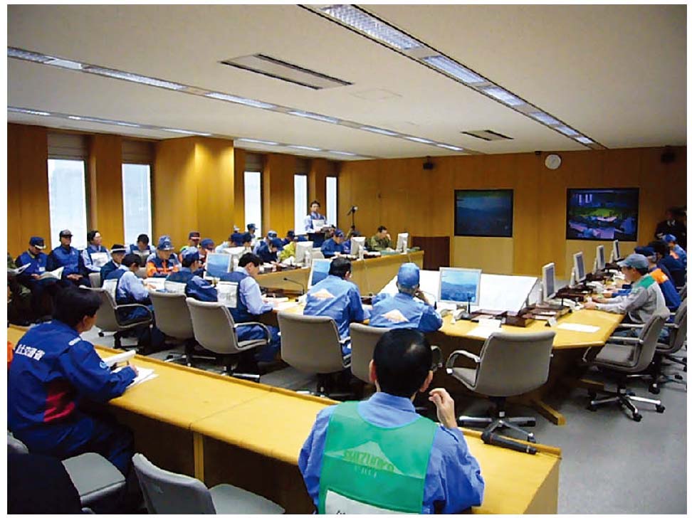 写真3　平成18年９月２日首都直下地震対応訓練