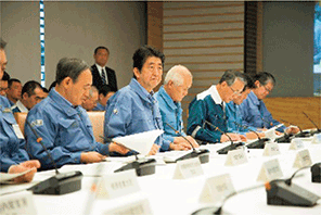 安倍内閣総理大臣と関係閣僚の参加による原子力災害対策本部会議（官邸）