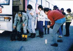 平成9年のナホトカ号重油流出事故時のボランティアバス