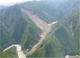 五條市大塔町赤谷における河道閉塞