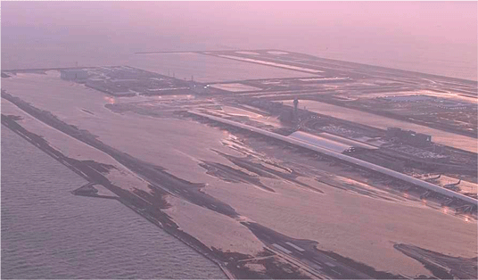 関西国際空港の被害状況の様子