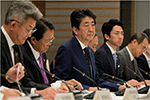 安倍内閣総理大臣と閣僚等の参加による原子力災害対策本部会議（官邸）での訓練