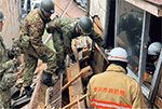 自衛隊と消防隊員による人命救助（輪島市）