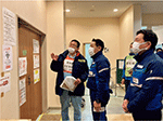 松村内閣府特命担当大臣（防災）及び古賀内閣府副大臣による志賀町の避難所視察（２月10日）