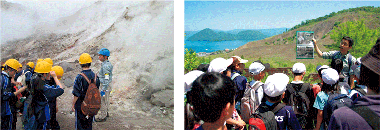 洞爺湖有珠火山マイスターによる防災教育活動の様子（左：有珠山山頂部、右：金比羅山麓散策路）