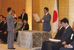 内閣総理大臣表彰式の様子(総理大臣官邸)