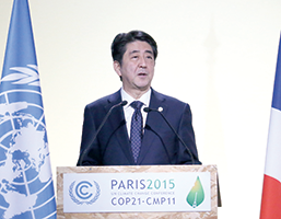 スピーチする安倍総理大臣(写真提供:内閣広報室)