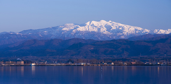 白 山
