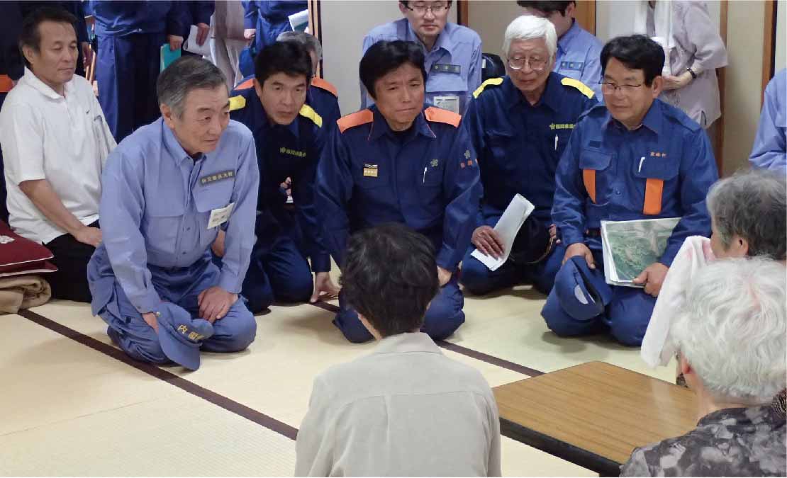 松本防災担当大臣(当時)と被災された方々との意見交換(7月9日)