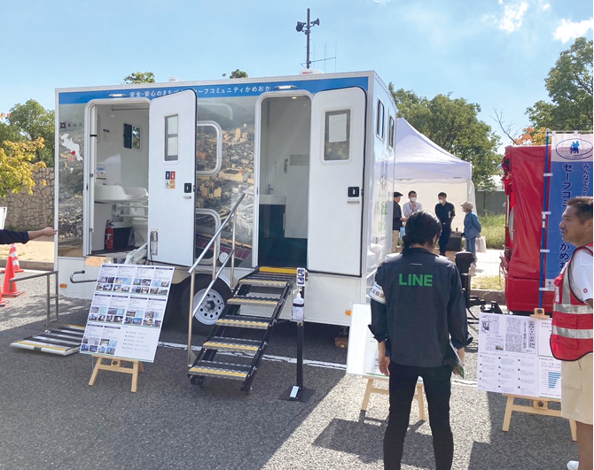 車両展示の様子-1