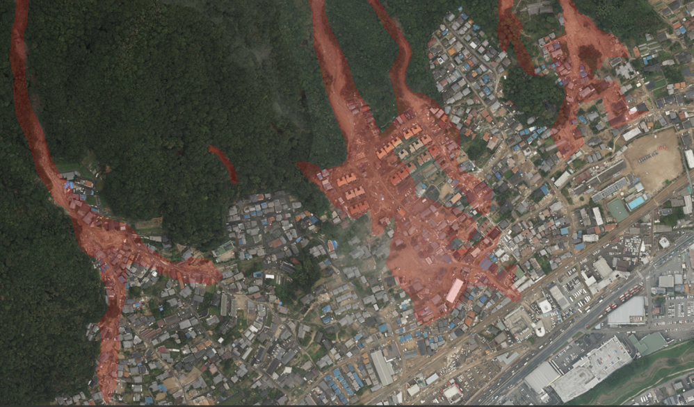 平成26年8月豪雨による広島市八木地区の被害状況。赤く塗られた部分は土砂流出範囲（地理院地図）