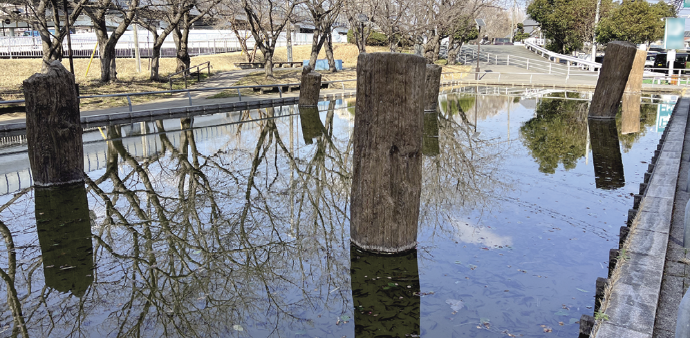 液状化により地上に現れた旧相模川橋脚