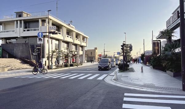 現在の海岸橋交差点付近には漁船が打ち上げられた