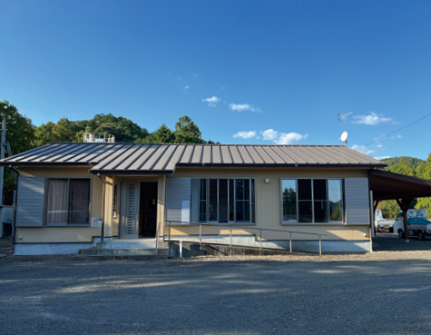 津本防災センター。発災時の避難所であり、平時は自主防災会の拠点
