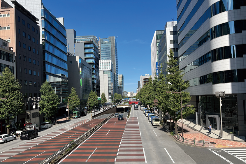 現在の昭和通り。震災復興の第１号幹線道路として建設され、昭和3年に完成。