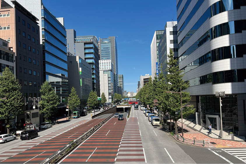 現在の昭和通り。震災復興の第1号幹線道路として建設され、昭和3年に完成。