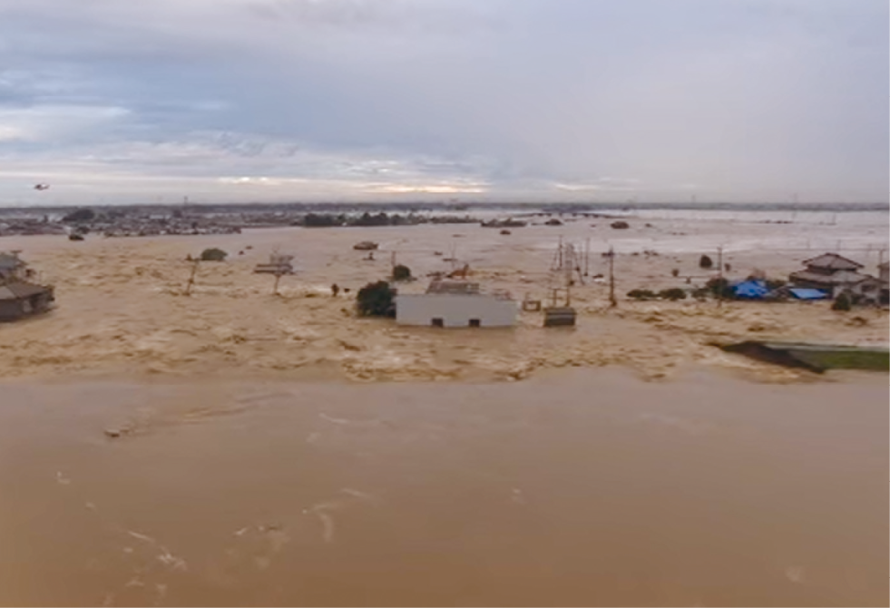 国土地理院が9月10日にUAVで撮影した決壊地点の様子（国土地理院動画より）