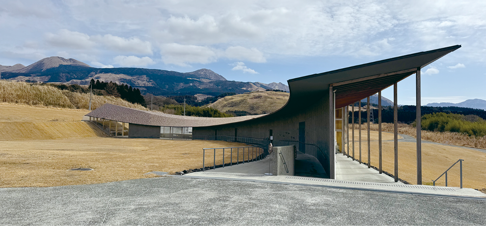 熊本地震震災ミュージアムKIOKUの展示棟（令和8年（2026年）2月撮影）