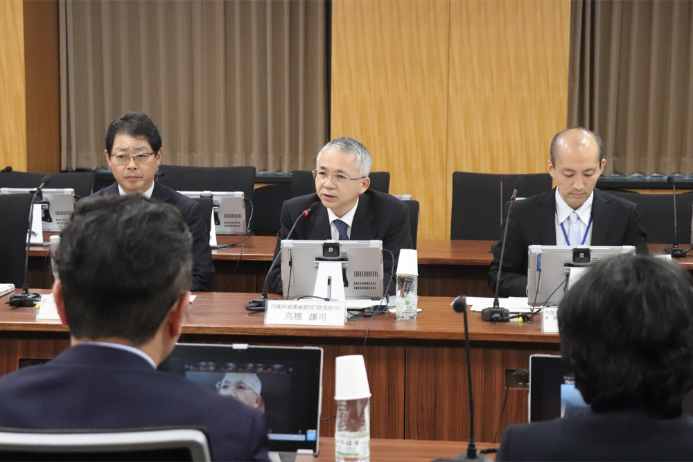 髙橋統括官（中央）の挨拶