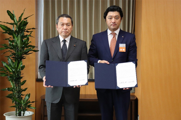 小此木防災担当大臣と日本青年会議所池田会頭